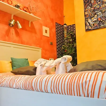- Homstel Hostel Ταορμίνα