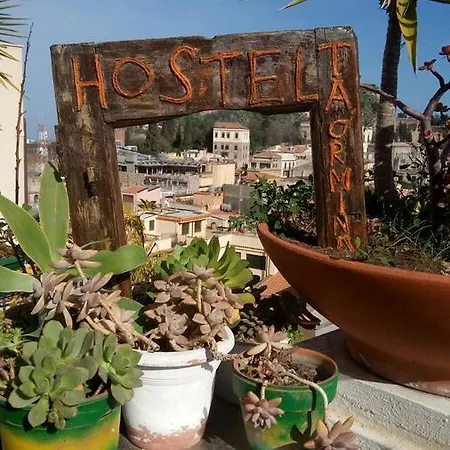 - Homstel Ταορμίνα