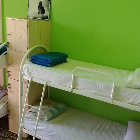 - Homstel Hostel Ταορμίνα