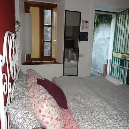 - Homstel Hostel Ταορμίνα