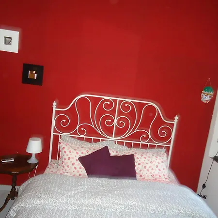 - Homstel * Ταορμίνα